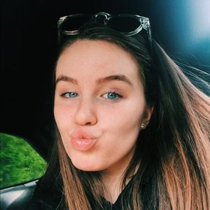 Meet your Posher, Lynsey